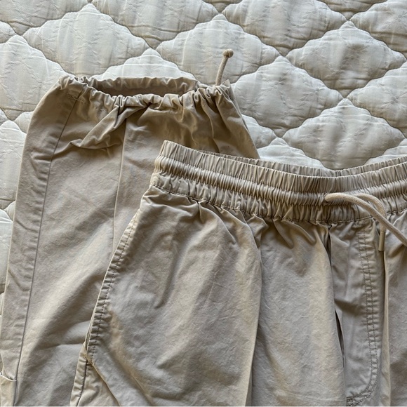 Aritzia TNA parachute pants - Picture 3 of 4
